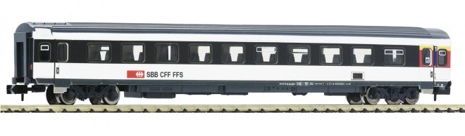 1st class service car type EW IV<br /><a href='images/pictures/Fleischmann/Fleischmann-890207.jpg' target='_blank'>Full size image</a>